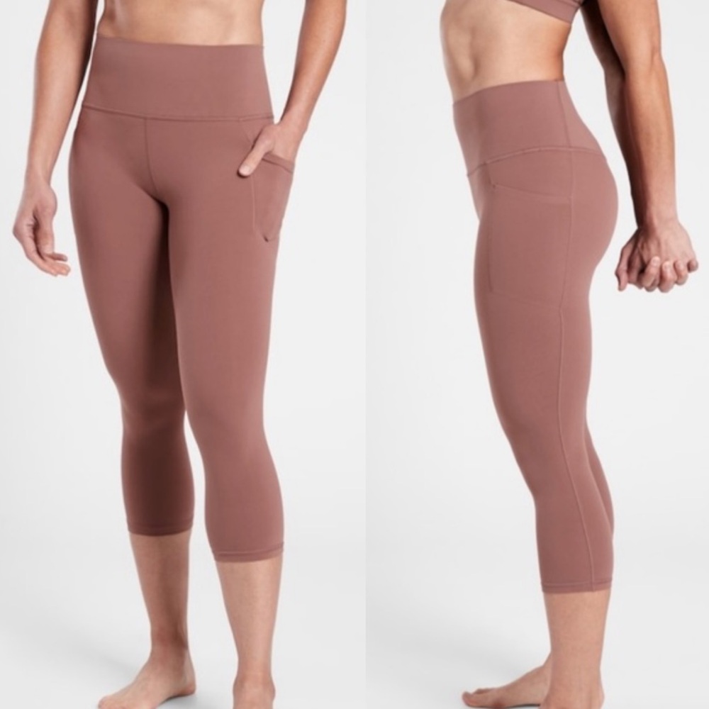 ATHLETA SALUTATION STASH POCKET HIGH RISE CAPRI Size Small